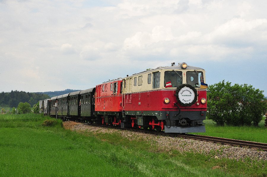 NÖVOG V5 und V12 Doppeltraktion 63